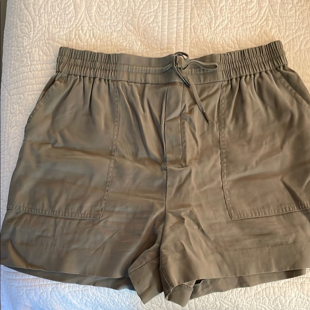 Simply Vera Vera Wang Tan Cargo Shorts Relaxed Fit